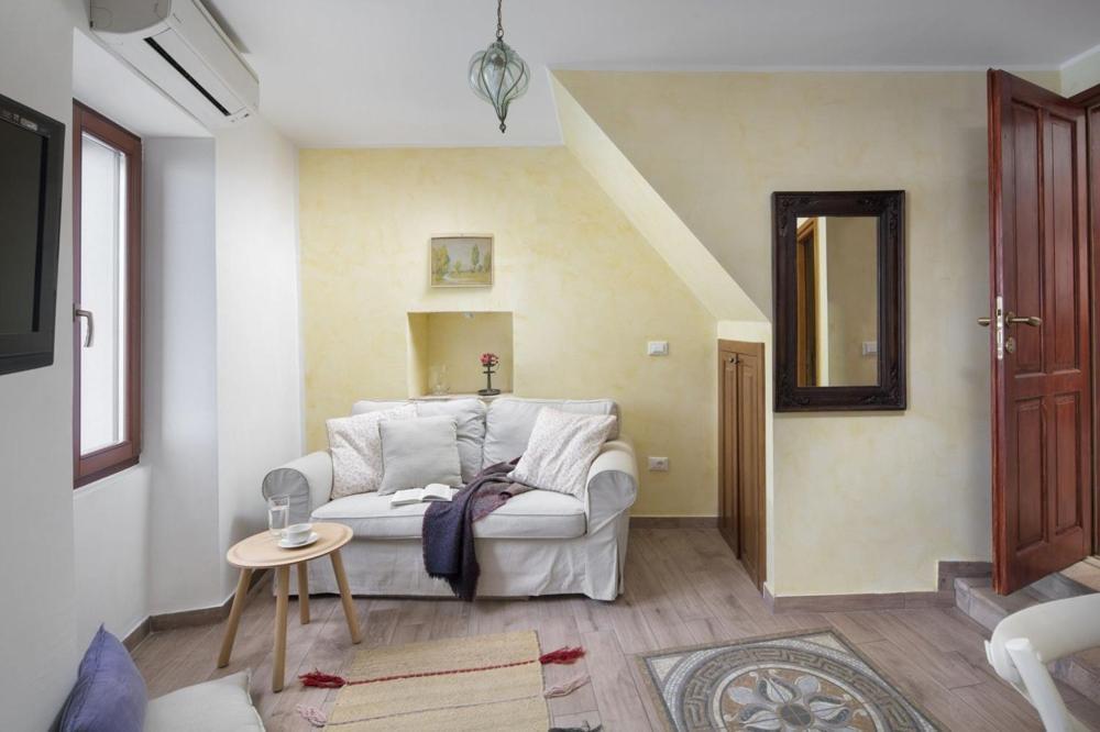 Apartment Castello Ровінь Екстер'єр фото