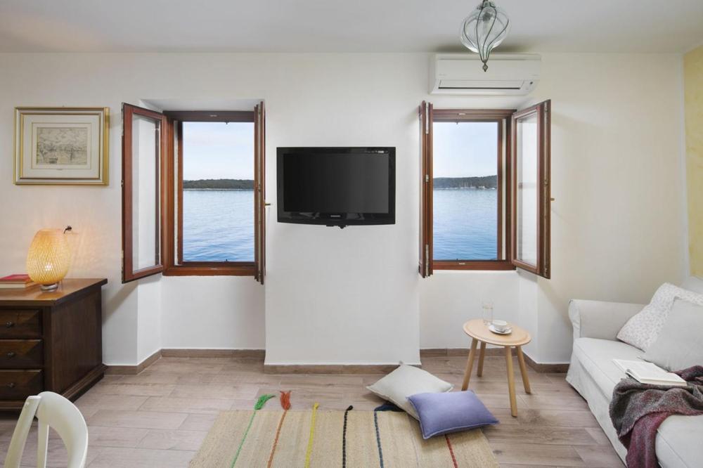 Apartment Castello Ровінь Екстер'єр фото